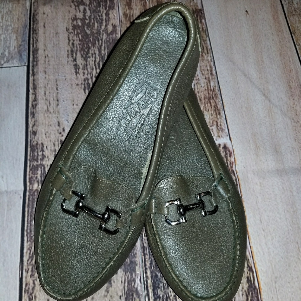 Sold ***Salvadore feergamo flats